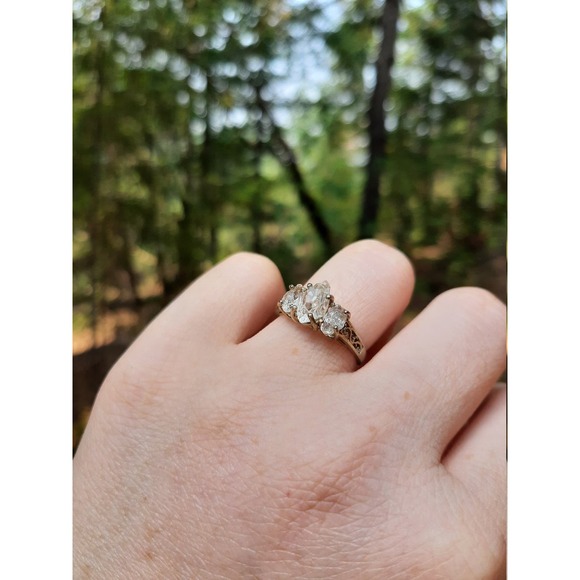 Elegant Marquise Cut Engagement Ring with Side Accents - Picture 5 of 10